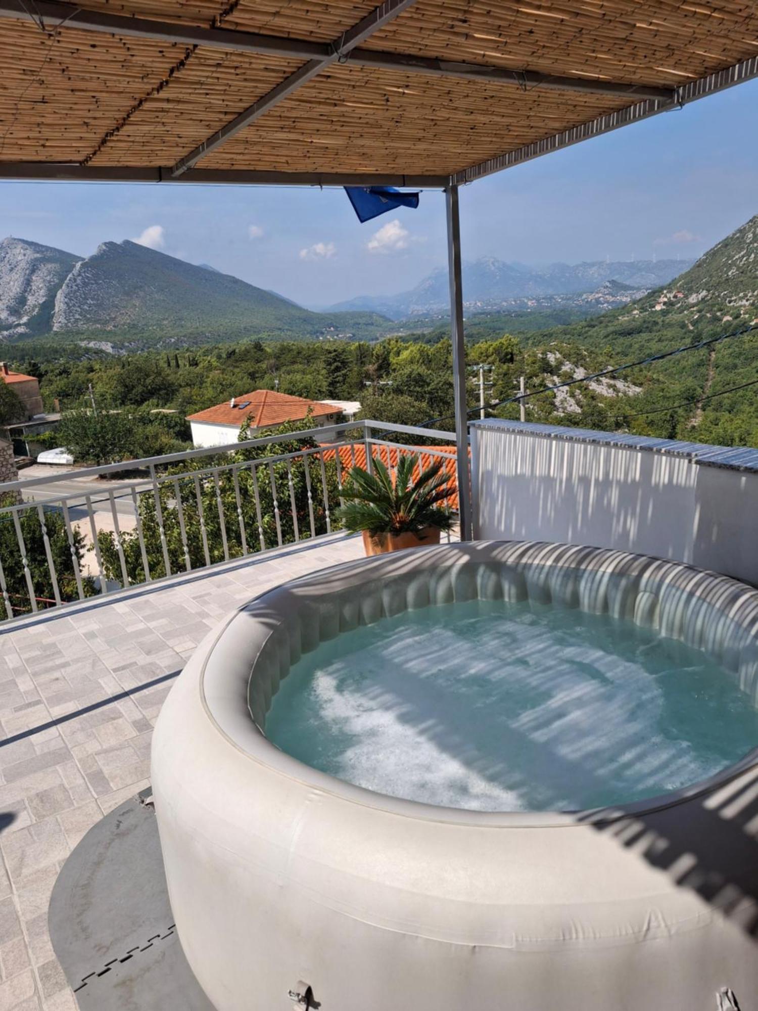Panoramico Apartment, Private Jacuzzi ブレラ エクステリア 写真